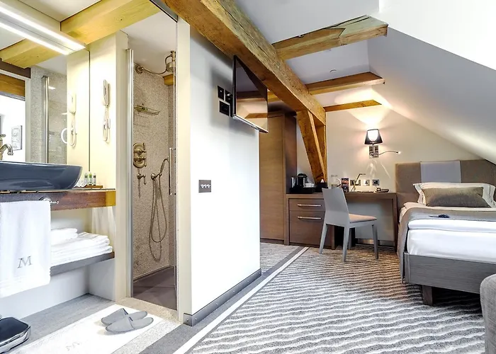 Michaelson Boutique & Bricola