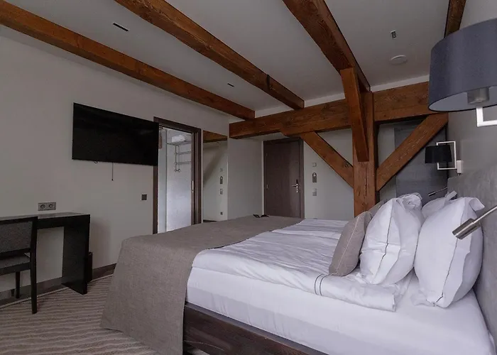 Michaelson Boutique & Bricola