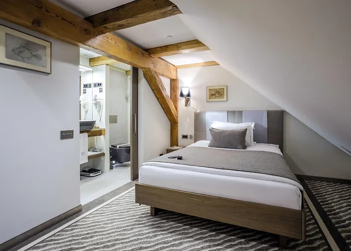 Michaelson Boutique & Bricola