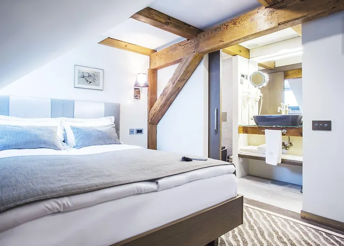 Michaelson Boutique & Bricola